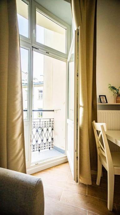 Lovely Apartment In Warschau Buitenkant foto