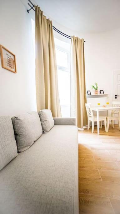 Lovely Apartment In Warschau Buitenkant foto